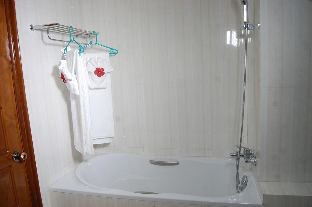 Su Tine San Royal Palace Hotel Pagan Pokoj fotografie