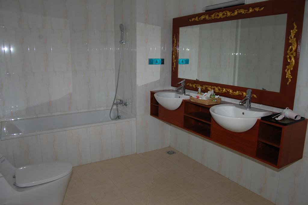 Su Tine San Royal Palace Hotel Pagan Pokoj fotografie